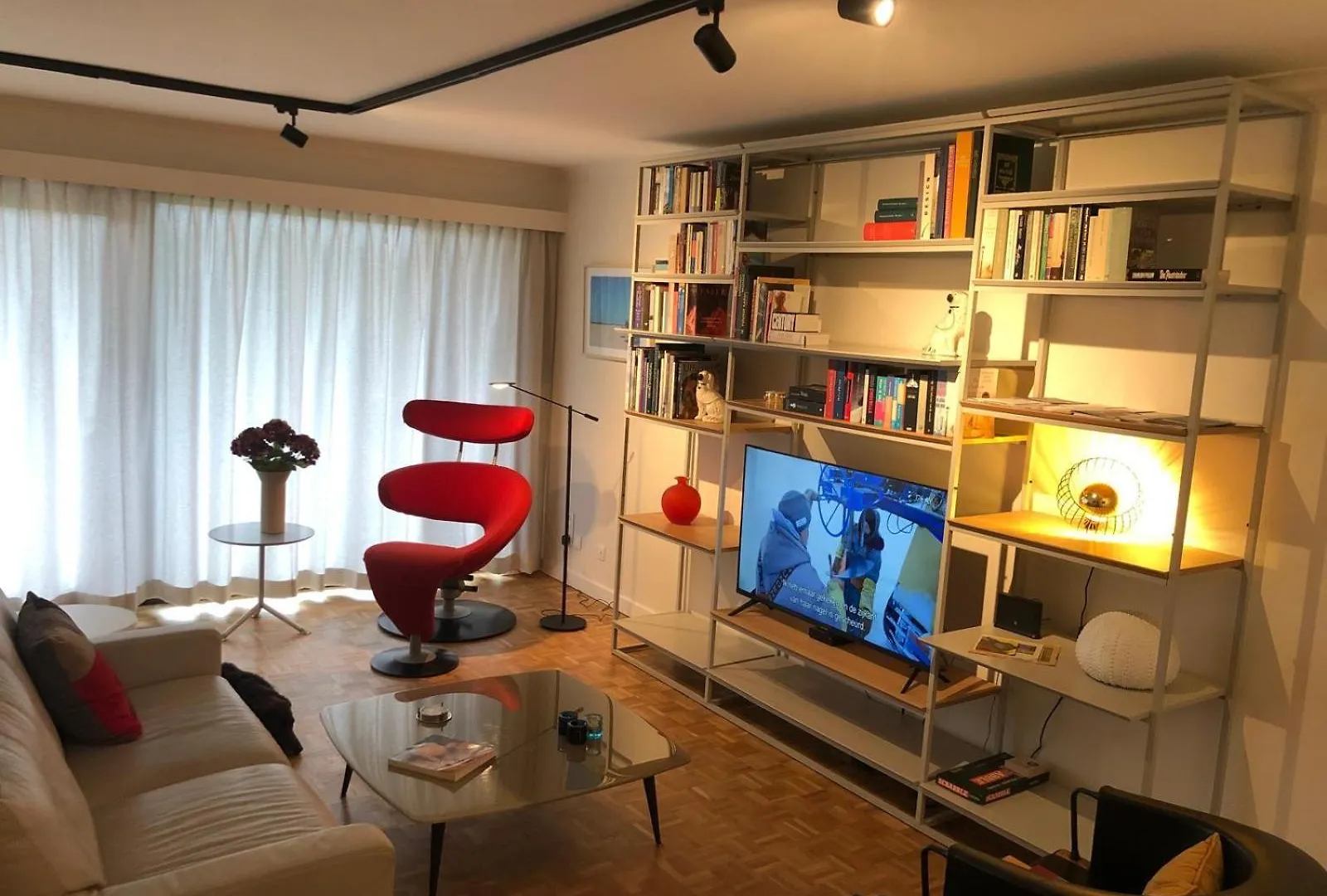 Large Sunny And Bright Apartment With Park View Ostend